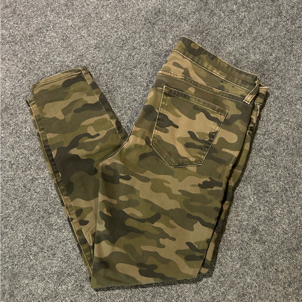 GAP Pants/Legging Camouflage Style size 30